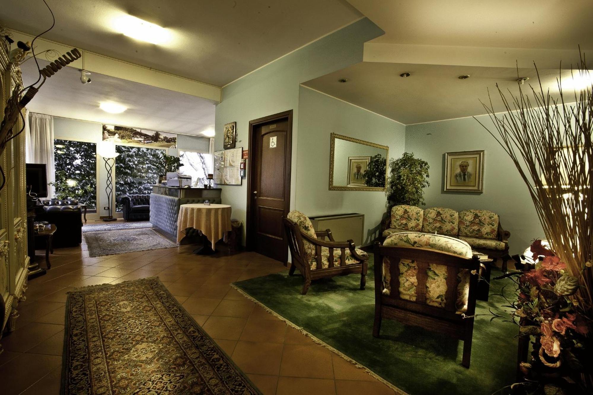 Hotel Nastro Azzurro Monguzzo Exterior photo